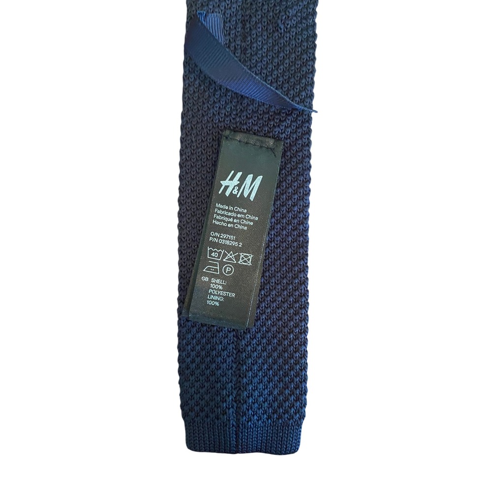 H&M Mens Navy Blue Knit Polka Dot Square End Necktie O/N 297151 P/N 0318295 2
